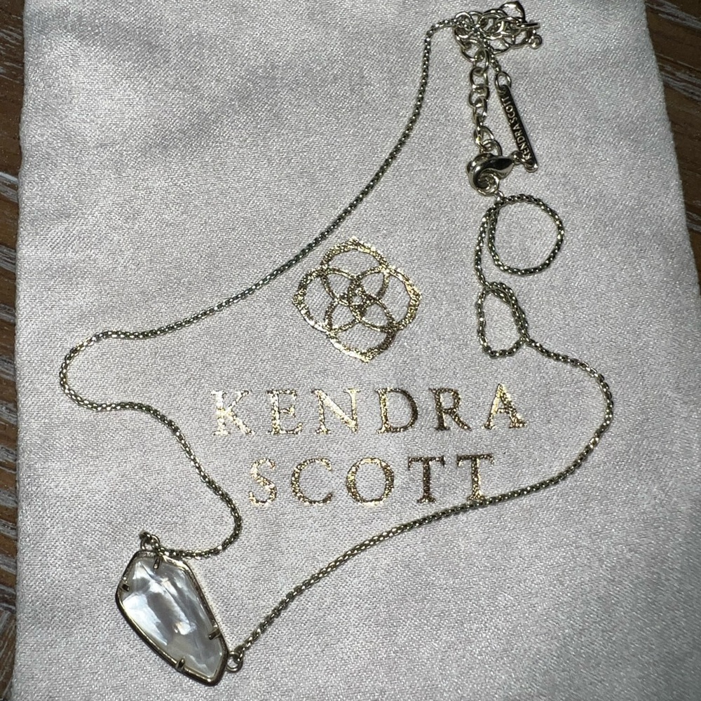 kendra scott necklace